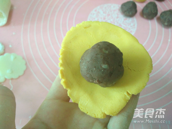 Pumpkin and Red Bean Mooncakes recipe