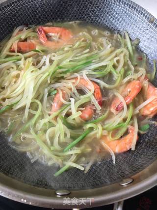 Stewed Shrimp with Carrot Vermicelli recipe