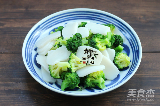 Broccoli Rice Cake Salad recipe