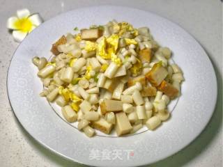 Stir-fried Seafood with Mushrooms and Fish Tofu recipe