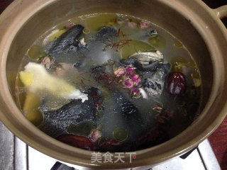 Activating Blood Beauty Black-bone Chicken Soup recipe