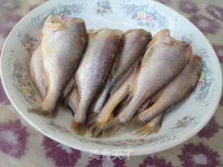 Stewed Small Yellow Croaker with Pancakes recipe