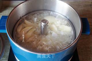 Snow Pear Soup with Rock Sugar Tremella recipe