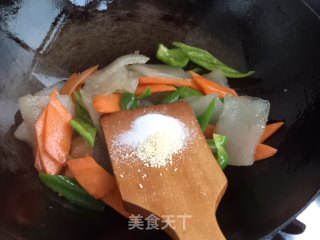 Stir-fried Carrots with Braised Seeds recipe