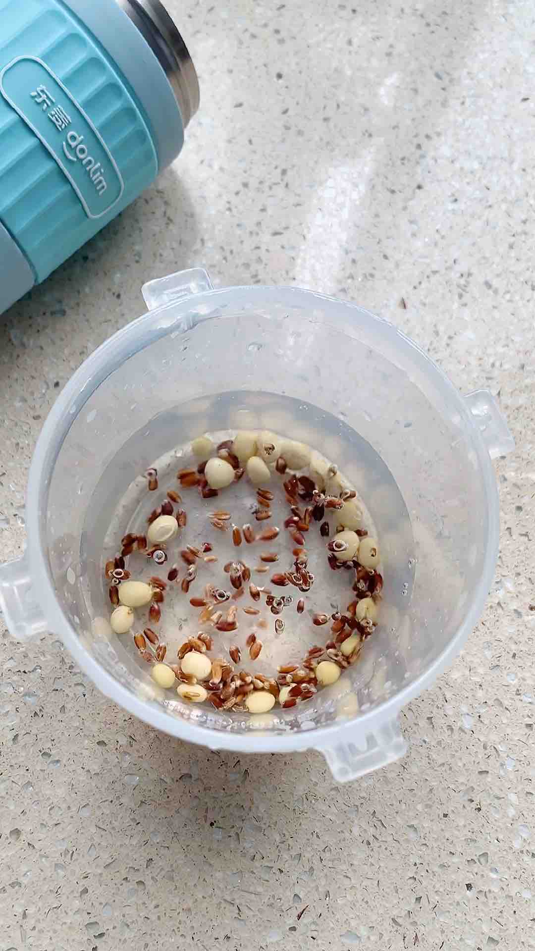 Soy Milk with Red Dates and Wheat Kernels recipe