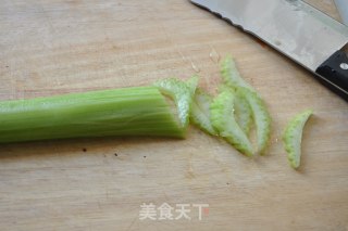 Celery Mixed with Shredded Chicken recipe