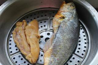 Braised Large Yellow Croaker in Soy Sauce recipe