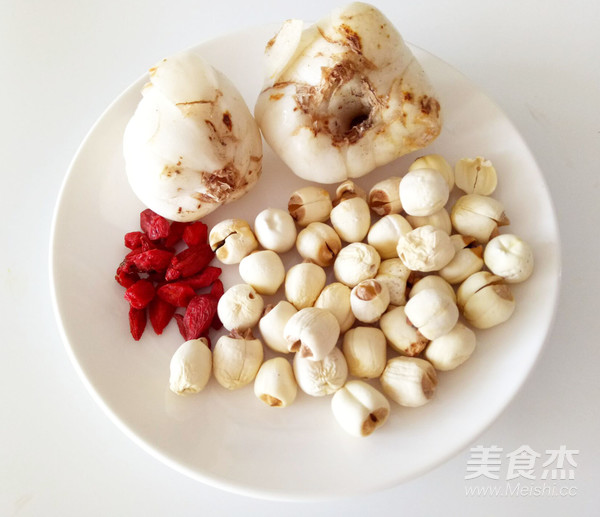 Lotus Seed Lily Soup recipe