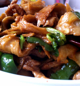 Stir-fried Gluten with Green Pepper and Shredded Pork recipe