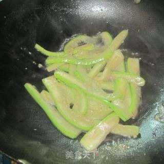 Loofah and Egg Noodles-light and Nutritious recipe