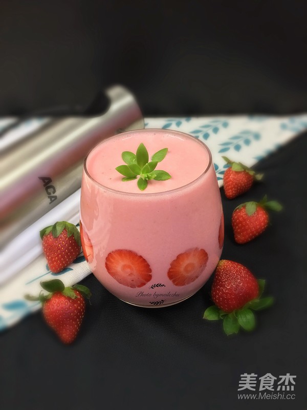 Strawberry Milkshake recipe