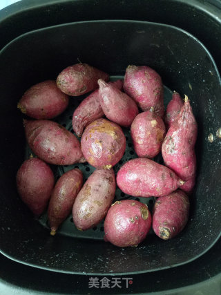 Fried Dumplings with Purple Sweet Potato and Rose Flower recipe