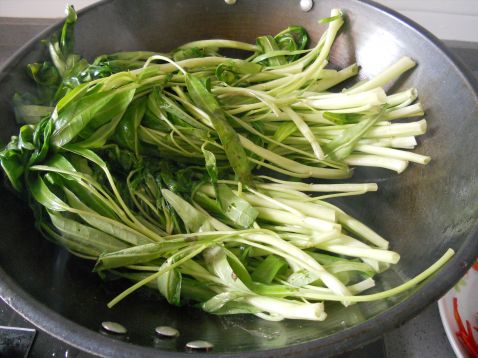 Fresh Shredded Fermented Bean Curd and Water Spinach recipe