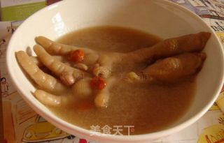 Chicken Feet with Wolfberry and Peanut in Clay Pot recipe