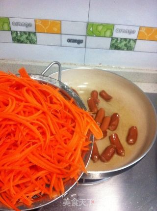 Carrot Crispy Intestine Stir-fry recipe