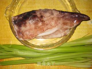 Fried Squid with Celery recipe