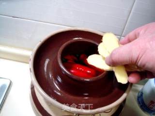 Family Side Dishes, A Jar of Seasonings to Make "tamarind and Pickled Peppers" recipe