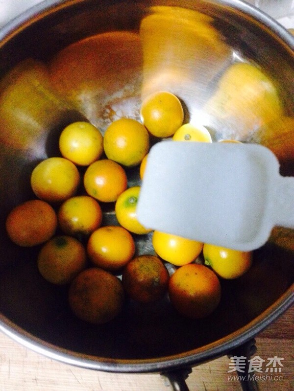 Kumquat Longan Soup recipe