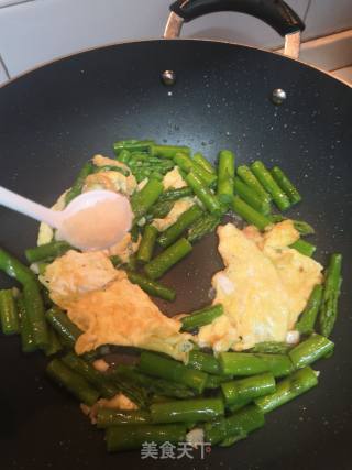 Fried Asparagus with Egg recipe