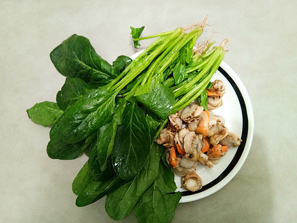 Scallops Mixed with Spinach recipe