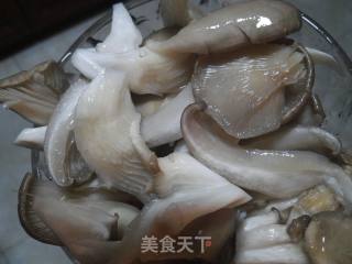 Stir-fried Mushroom with Celery Pork recipe