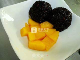 Mango White Snow Black Glutinous Rice Sweet and Sweet recipe