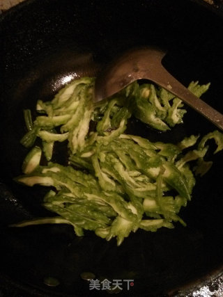 Stir-fried Bitter Gourd with Chopped Pepper and Black Bean Sauce recipe