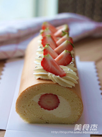 Strawberry Cream Cake Roll recipe