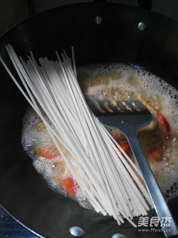 Tomato and Egg Noodles recipe