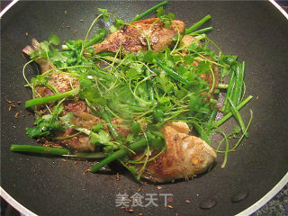 Fried Small Sea Fish with Cumin recipe