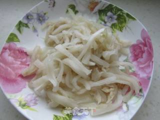 Appetizing Sauerkraut Fried Pork Skin recipe