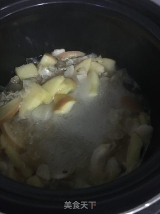 "runzao Soup" Lily Tremella Apple Syrup recipe