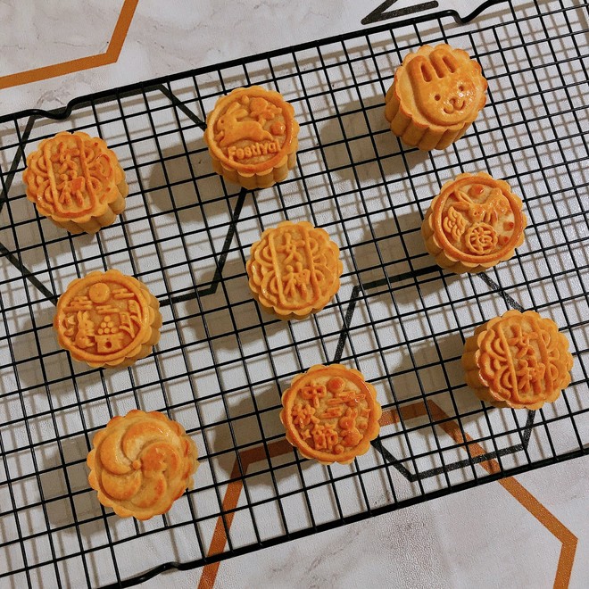 Cantonese-style Bean Paste Egg Yolk Mooncakes (super Detailed Steps, Suitable for Novices)