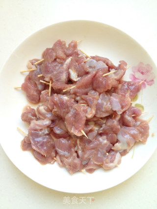 Stir-fried Meat Dishes Give A Barbecue Taste-toothpick Lamb recipe