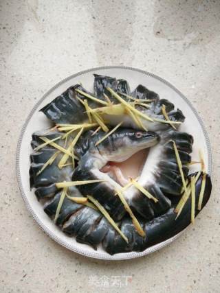 Steamed Eel with Ginger and Sour Plum recipe