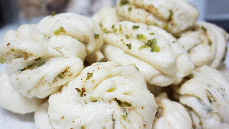 Super Detailed Salt and Pepper Green Onion Rolls recipe