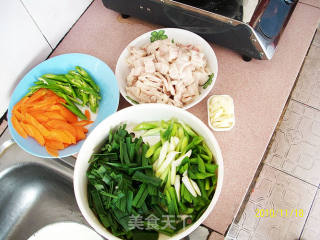 Carrot and Garlic Sprouts Twice Cooked Pork recipe