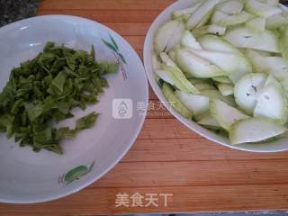 Fried Loofah Peel recipe