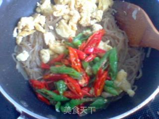 Green Pepper Scrambled Eggs and Vermicelli recipe