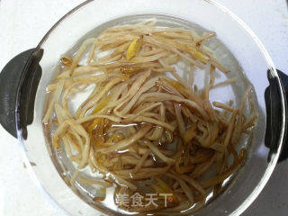 Refreshing and Refreshing-cold Enoki Mushroom and Day Lily recipe