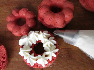 #aca Fourth Session Baking Contest# Making An Erotic Red Velvet Doughnut Cake recipe