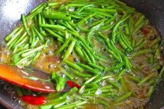 Stir-fried Artemisia recipe