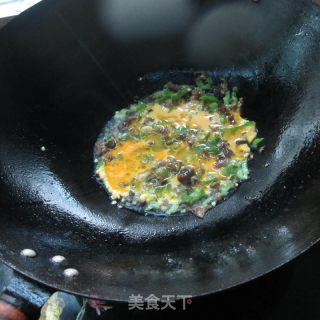 Fried Egg with Fungus and Green Pepper recipe