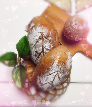Purple Sweet Potato Raisins, Dried Cranberry European Buns recipe