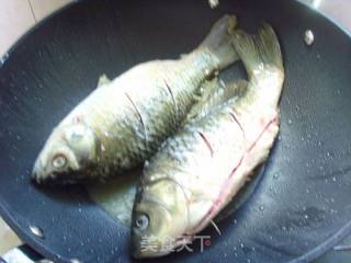 Crucian Carp with Garlic recipe