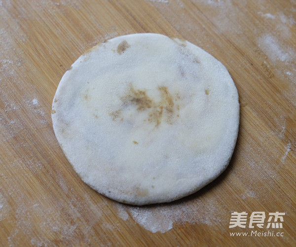 Brown Sugar Biscuits with Sesame Sauce on The Outside and Soft and Fragrant Inside recipe