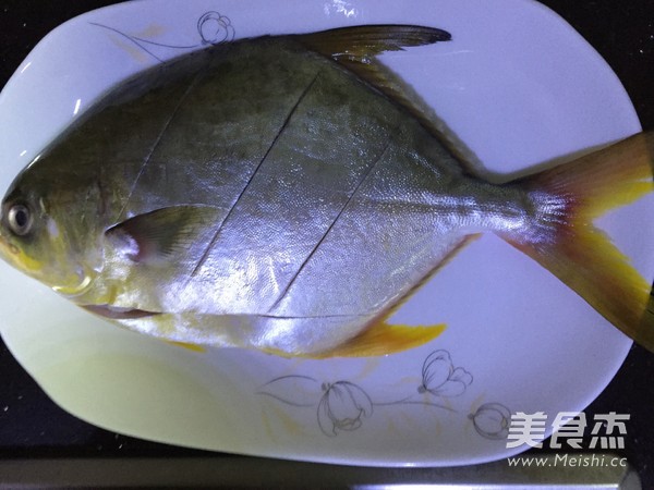 Steamed Golden Pomfret recipe