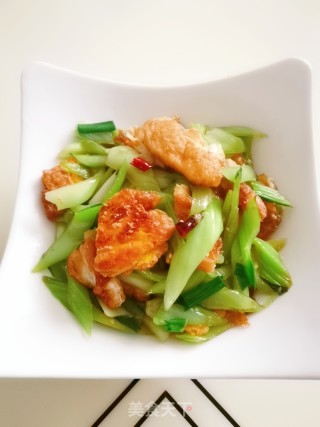 Stir-fried Poached Egg with Vegetable Stem recipe