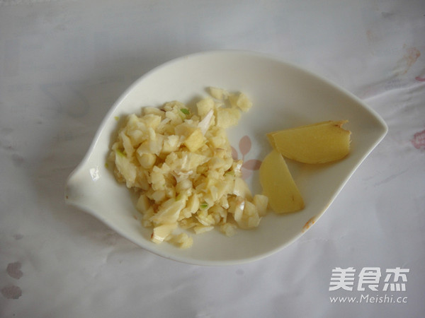 Golden Garlic Squid Roll recipe