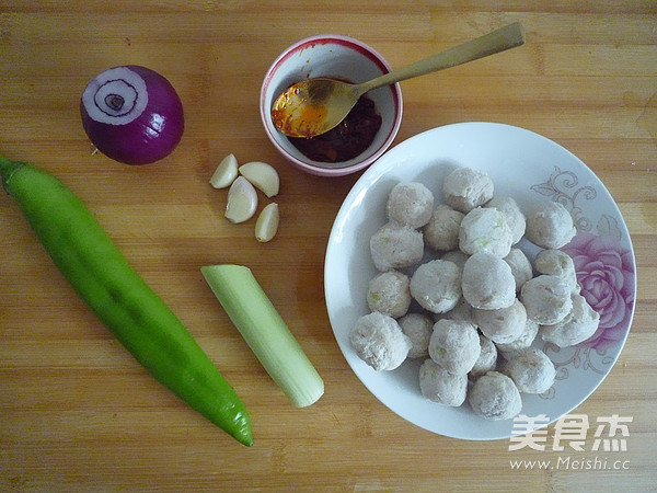 Spicy Braised Chicken Meatballs recipe